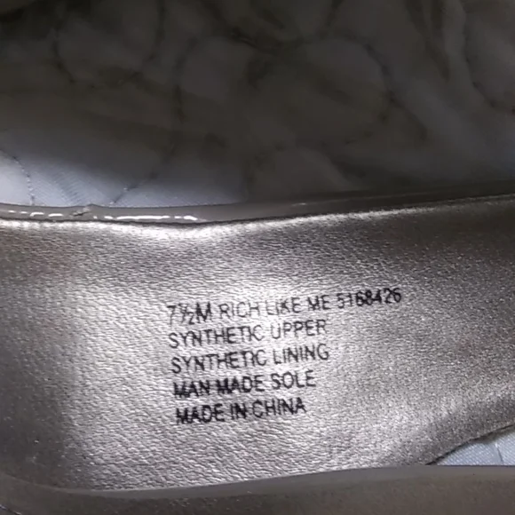 Women high heel shoe by Kenneth Cole 71/2 - Picture 3 of 9